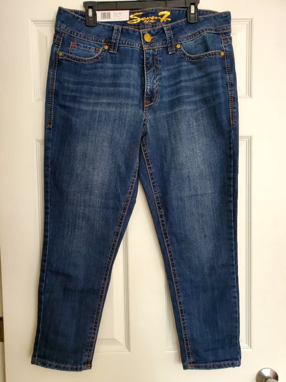 NWT Mid Rise Skinny Crop Jeans (Size 14)